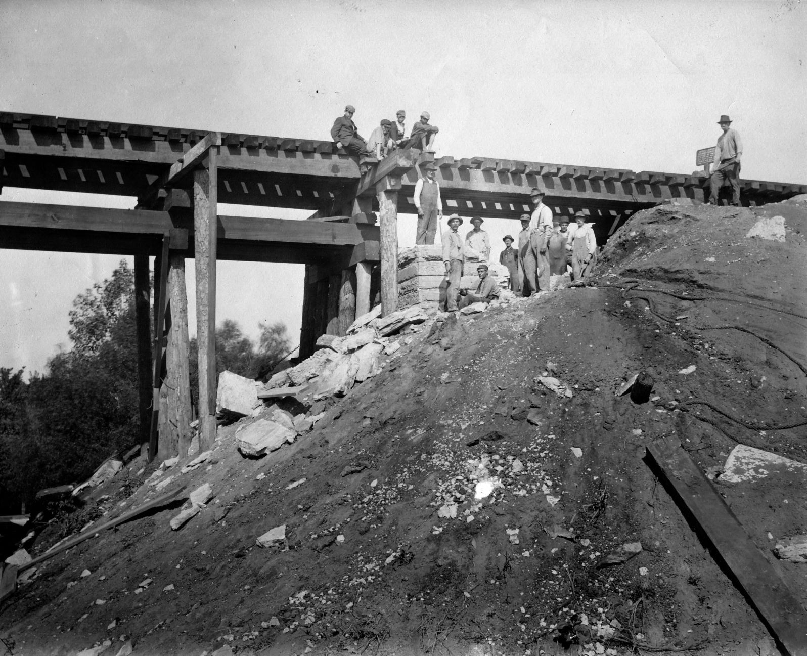 Illinois Central bridge-2 1911.jpg
